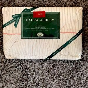Laura Ashley Bed Skirt